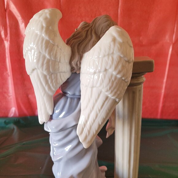 Classic Treasures Chriistmas Clay and Porcelain Collectable "Leaning Angel" - Picture 3 of 5